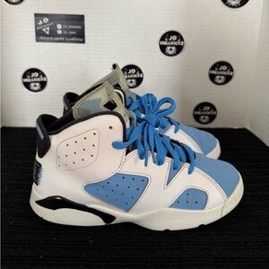 Jordan 6 UNC